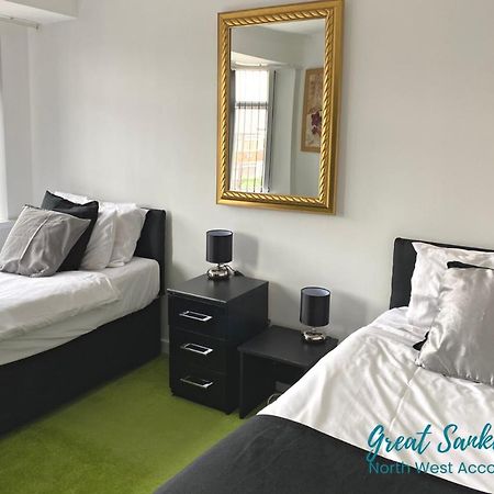 Great Sankey Serviced Accommodation Warrington Ngoại thất bức ảnh