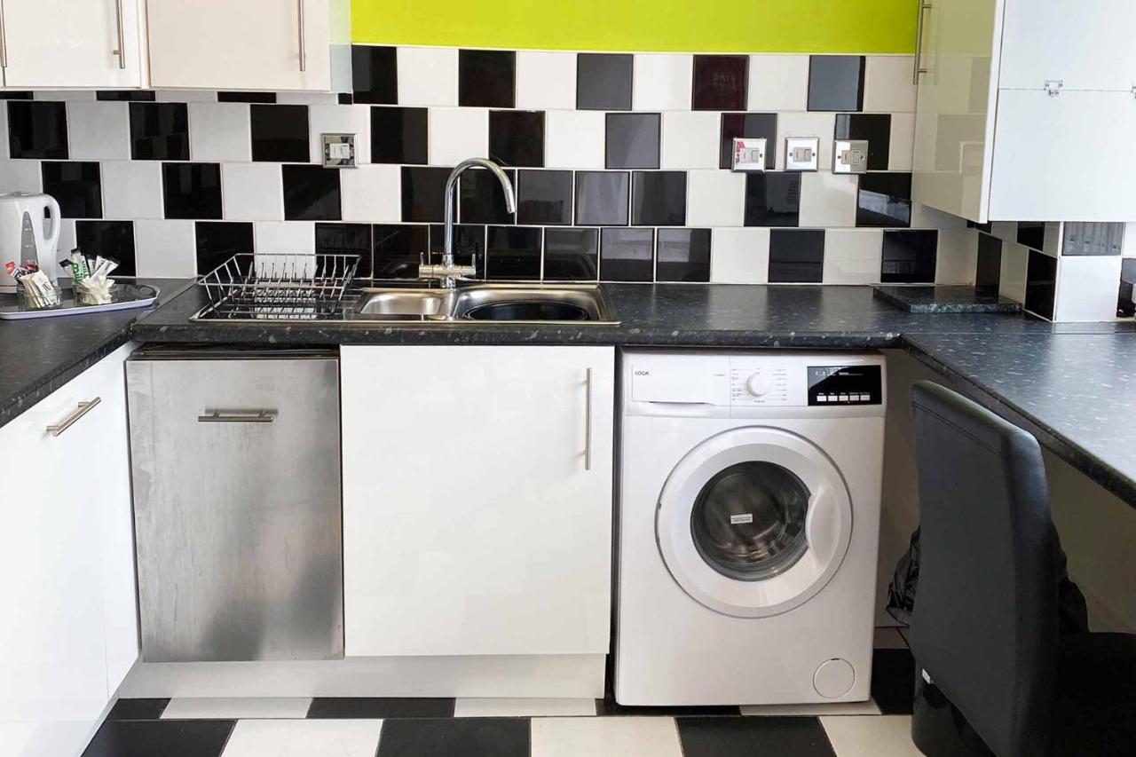 Great Sankey Serviced Accommodation Warrington Ngoại thất bức ảnh