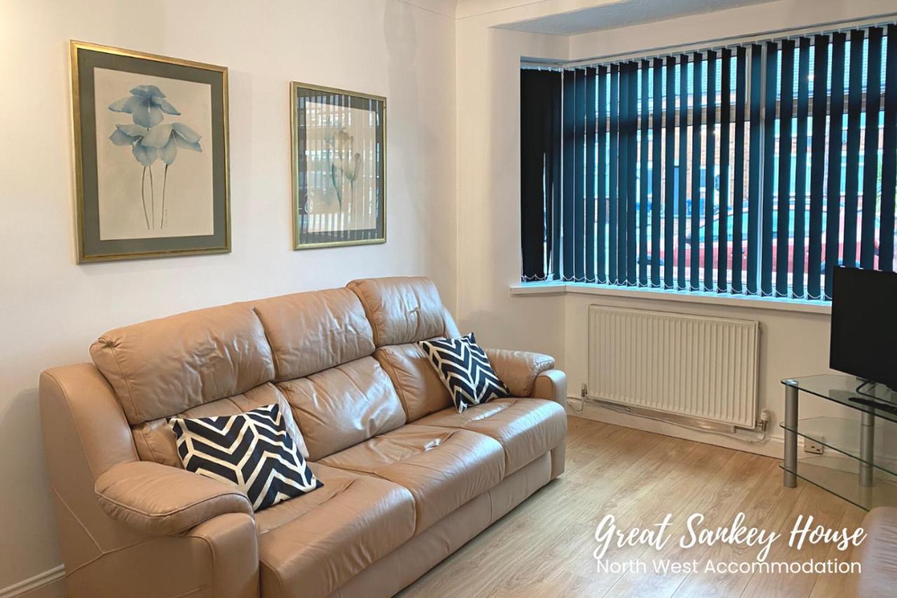 Great Sankey Serviced Accommodation Warrington Ngoại thất bức ảnh