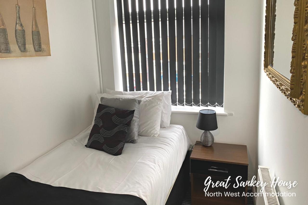 Great Sankey Serviced Accommodation Warrington Ngoại thất bức ảnh