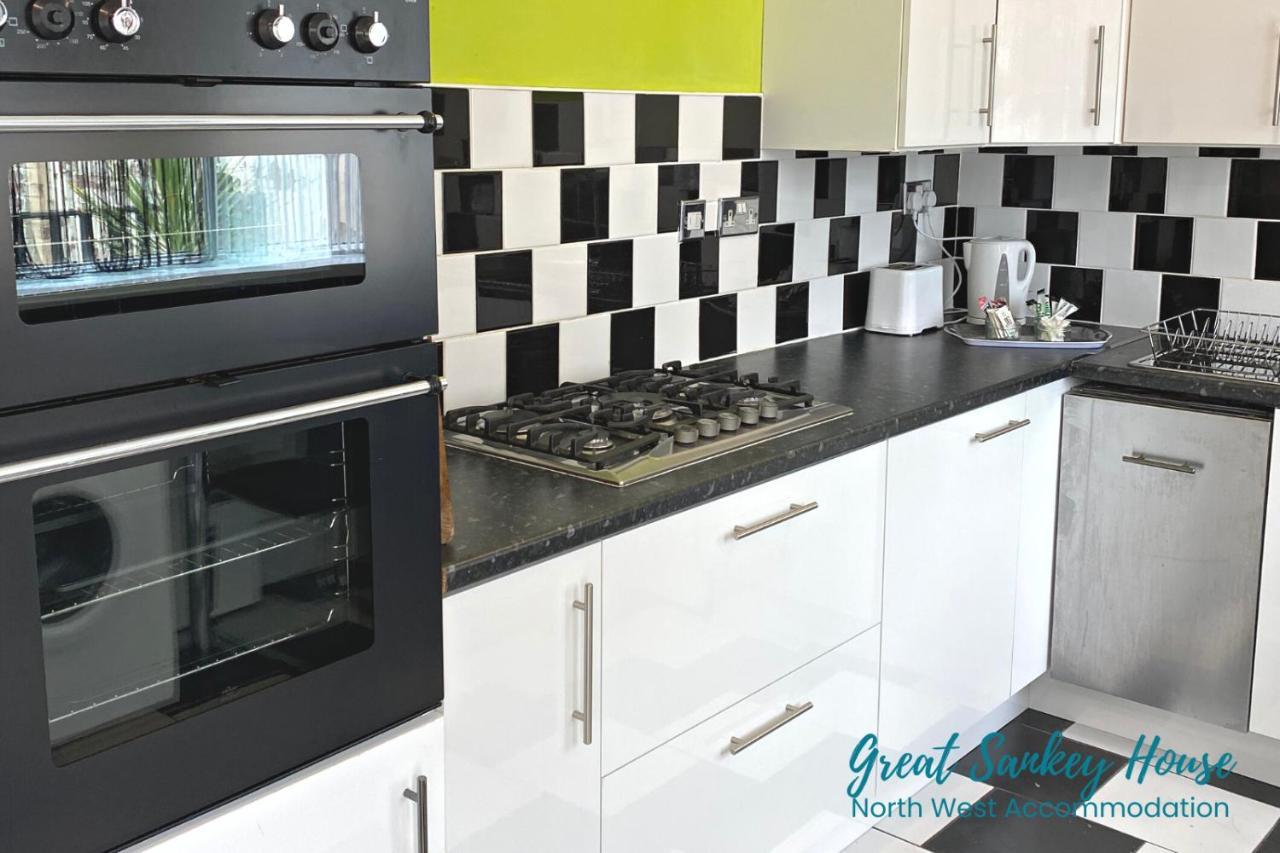 Great Sankey Serviced Accommodation Warrington Ngoại thất bức ảnh