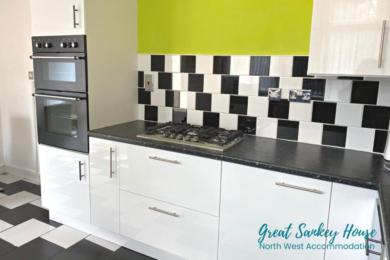 Great Sankey Serviced Accommodation Warrington Ngoại thất bức ảnh