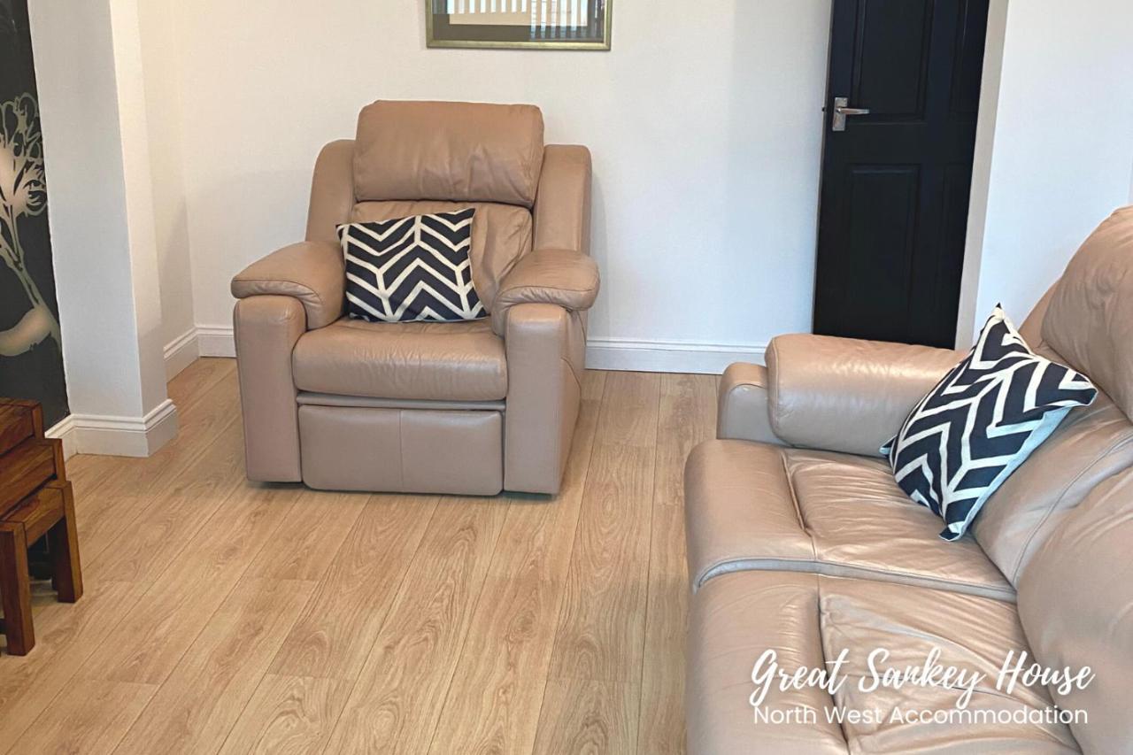 Great Sankey Serviced Accommodation Warrington Ngoại thất bức ảnh