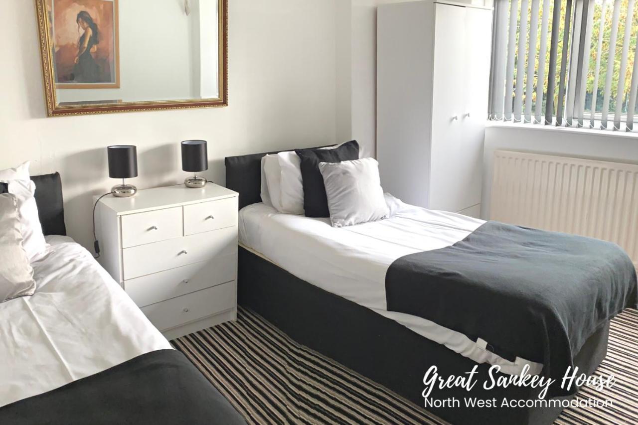Great Sankey Serviced Accommodation Warrington Ngoại thất bức ảnh