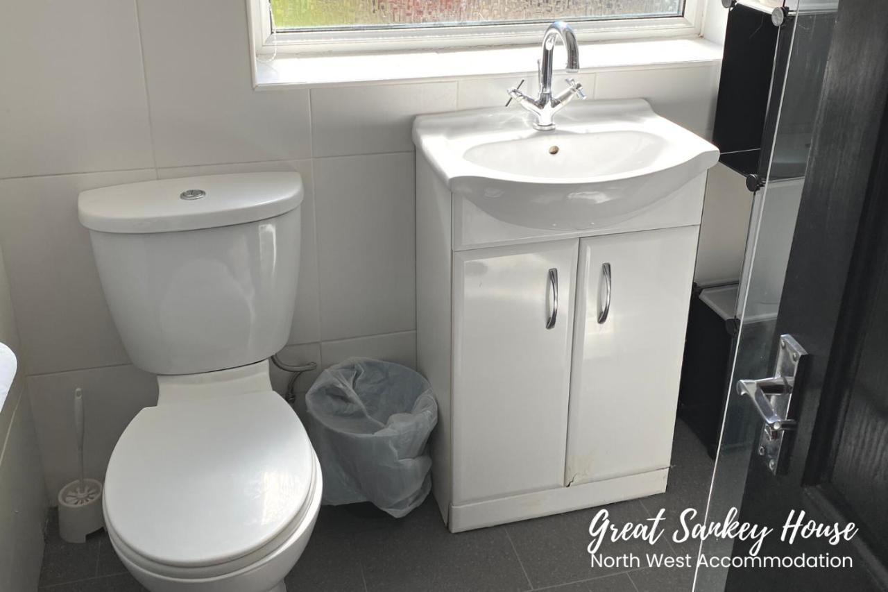 Great Sankey Serviced Accommodation Warrington Ngoại thất bức ảnh